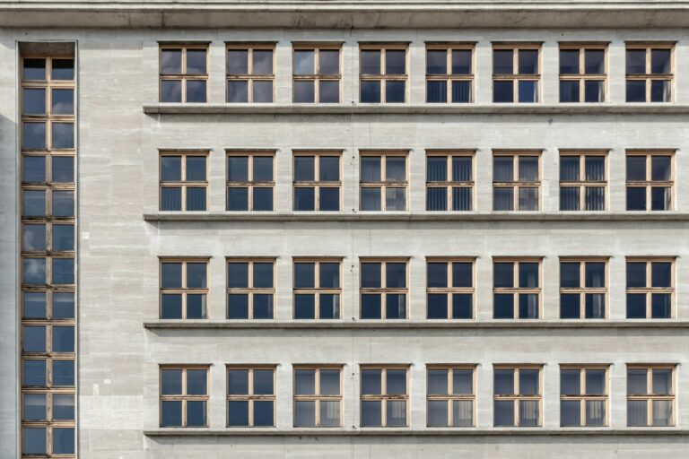 Fasada wentylowana - innowacyjne rozwiązania dla efektywności energetycznej i estetyki w nowoczesnym budownictwie