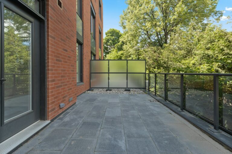 Odkrywamy tajemnice warstw balkonu - od fundamentu do wykończenia