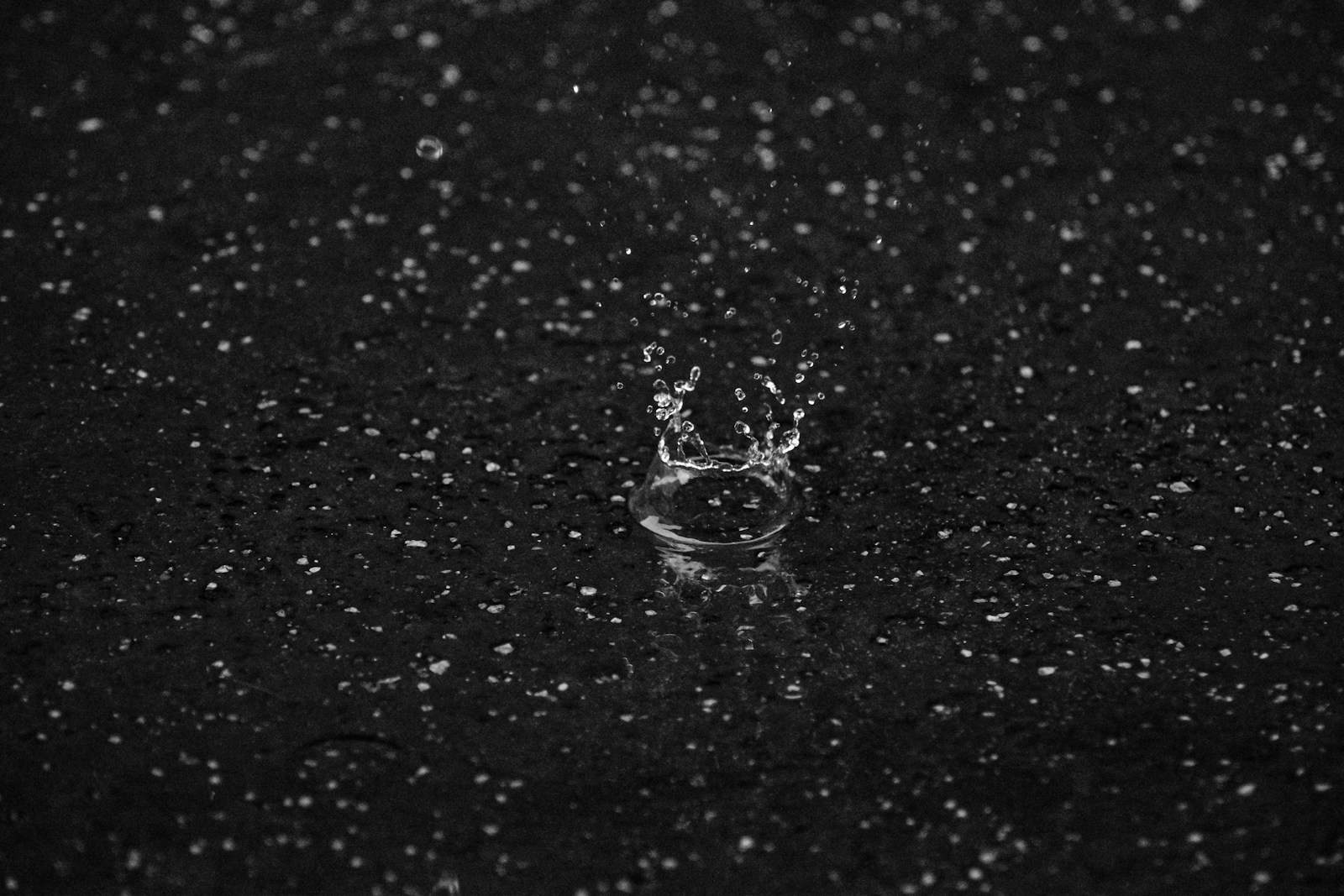 Zabezpiecz swoją inwestycję - kluczowe aspekty izolacji przeciwwilgociowej posadzki