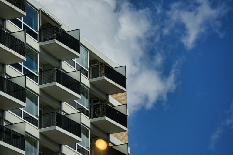 Żywica na balkonie - rewolucyjne rozwiązanie dla estetyki i wytrzymałości twojego tarasu